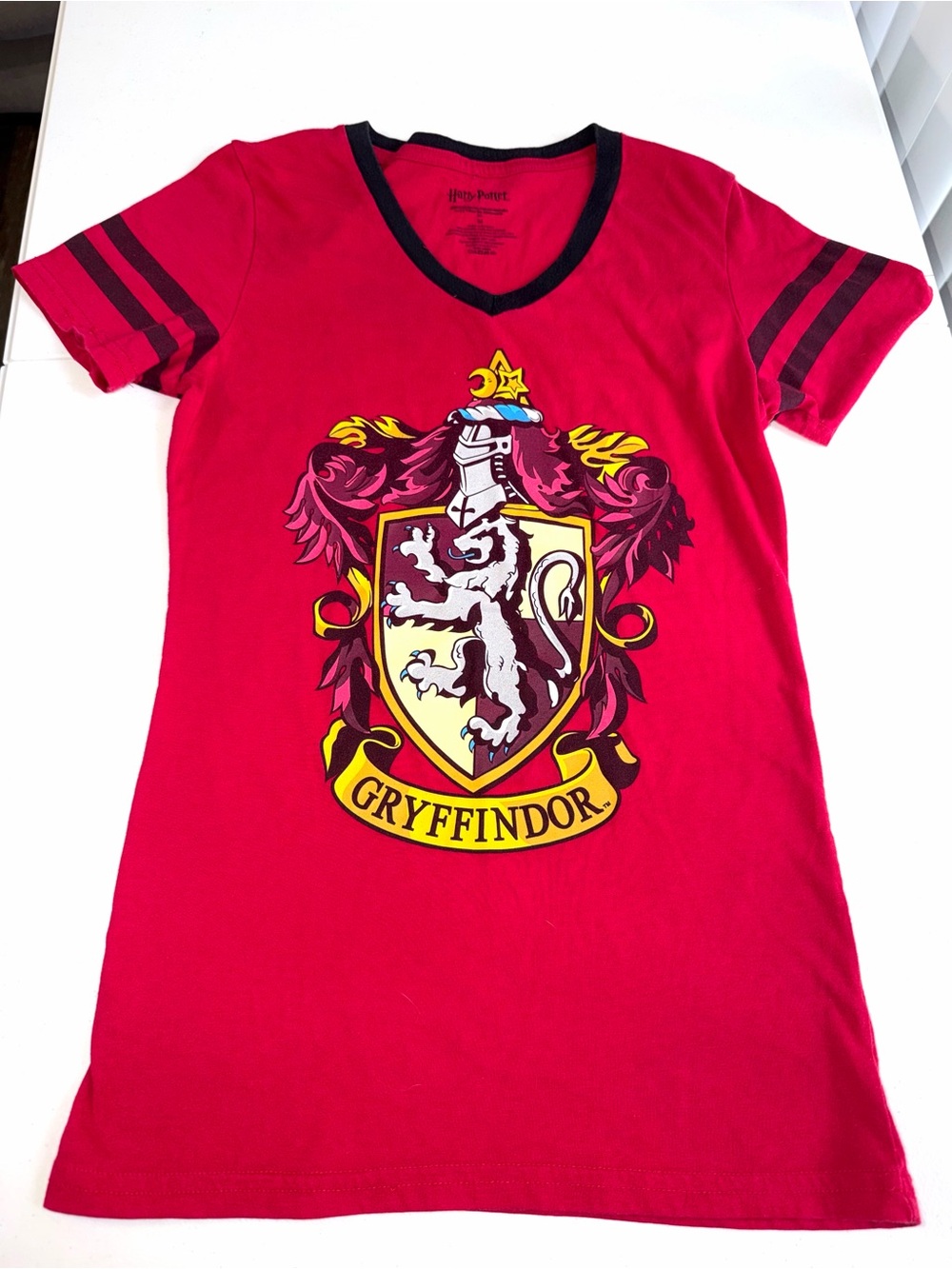 Harry Potter Gryffindor Crest V-Neck tee T0150